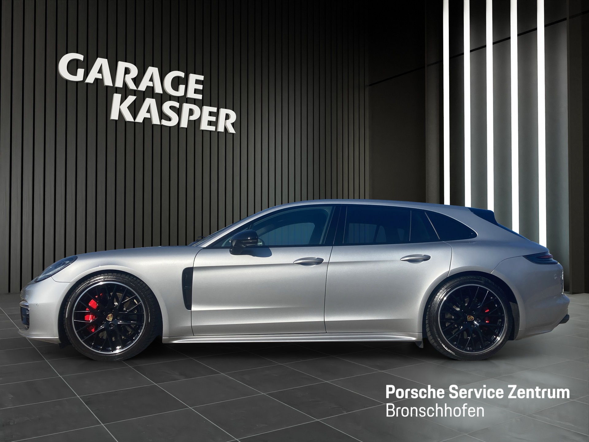 PORSCHE Panamera GTS Sport Turismo 4.0 V8-image-1
