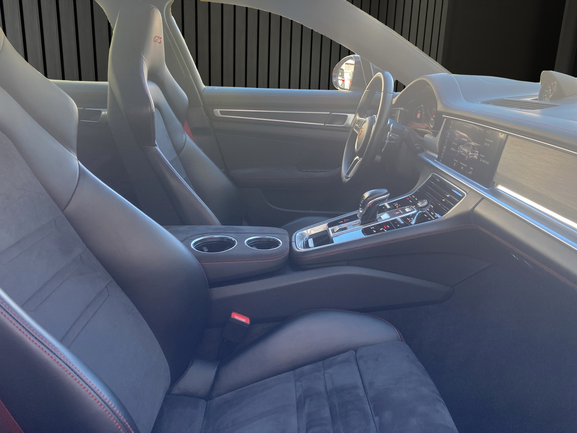 PORSCHE Panamera GTS Sport Turismo 4.0 V8-image-17