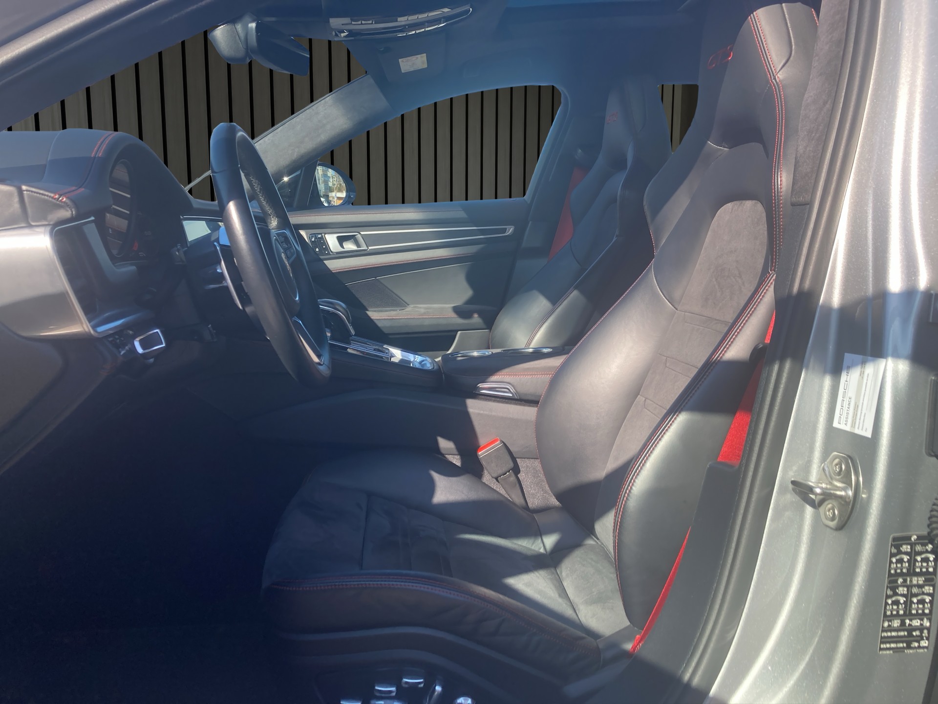 PORSCHE Panamera GTS Sport Turismo 4.0 V8-image-10