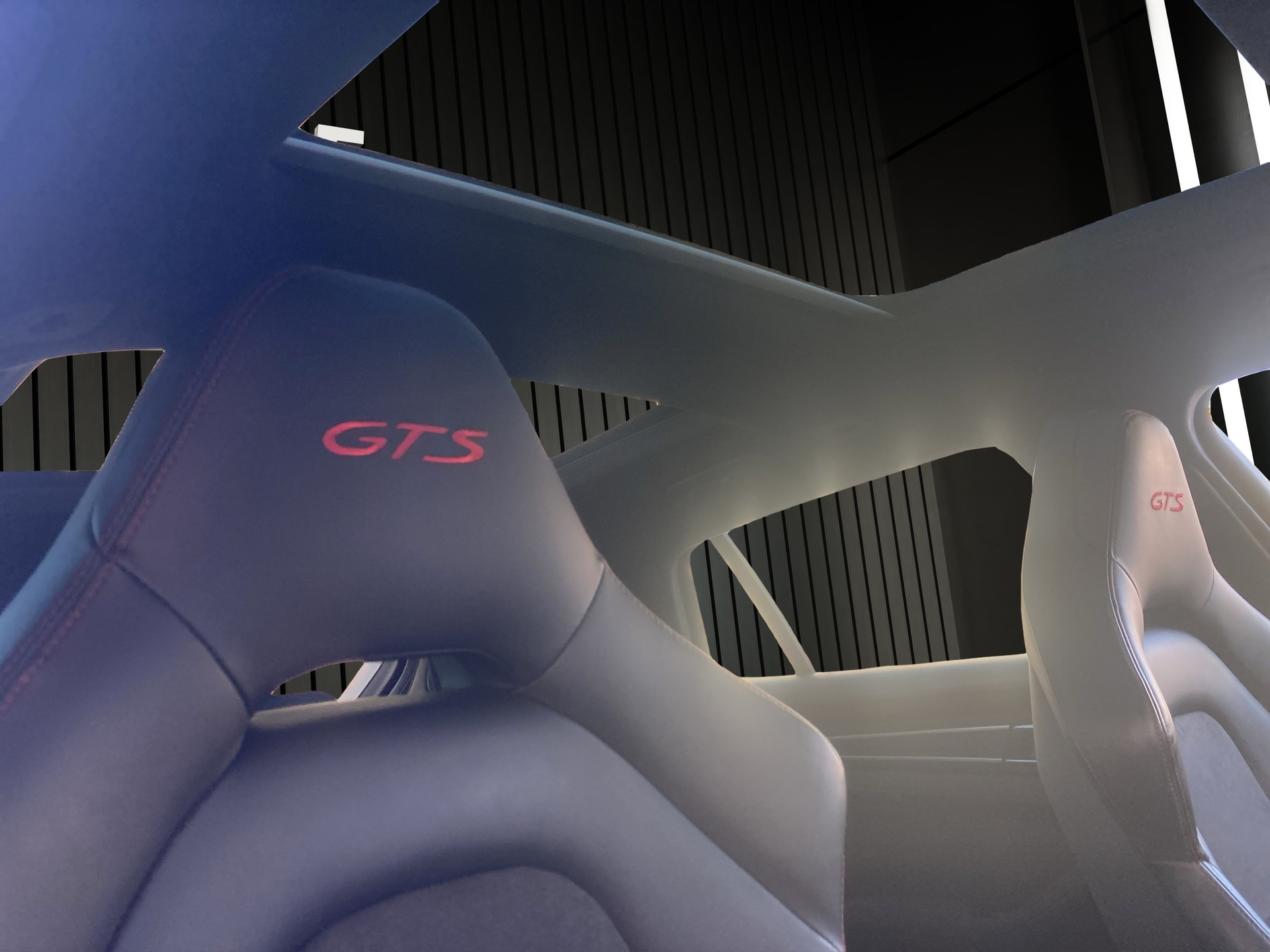 PORSCHE Panamera GTS Sport Turismo 4.0 V8-image-18