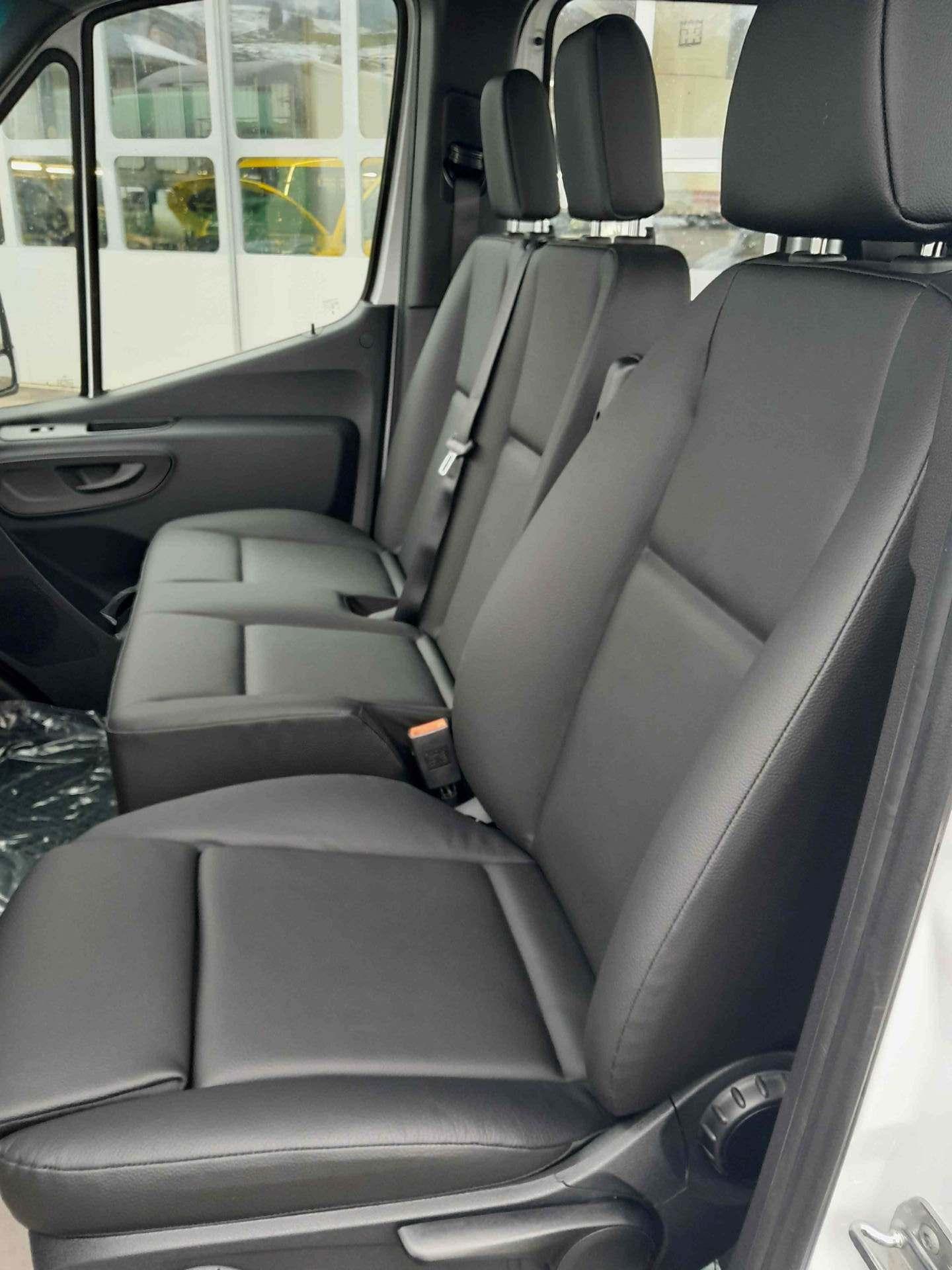 MERCEDES-BENZ Sprinter 317 DKab.-Ch. 3665 S 2.0 CDI 170 Pro-image-12