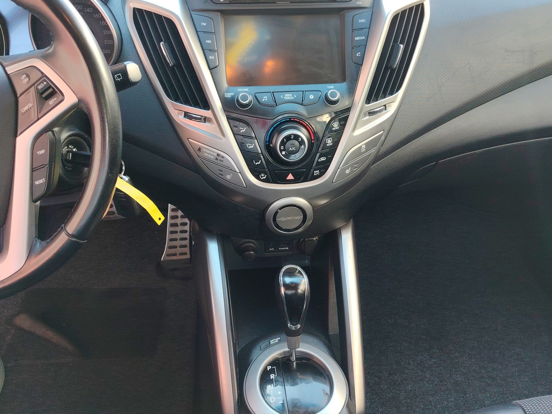 HYUNDAI Veloster 1.6 GDI-image-9