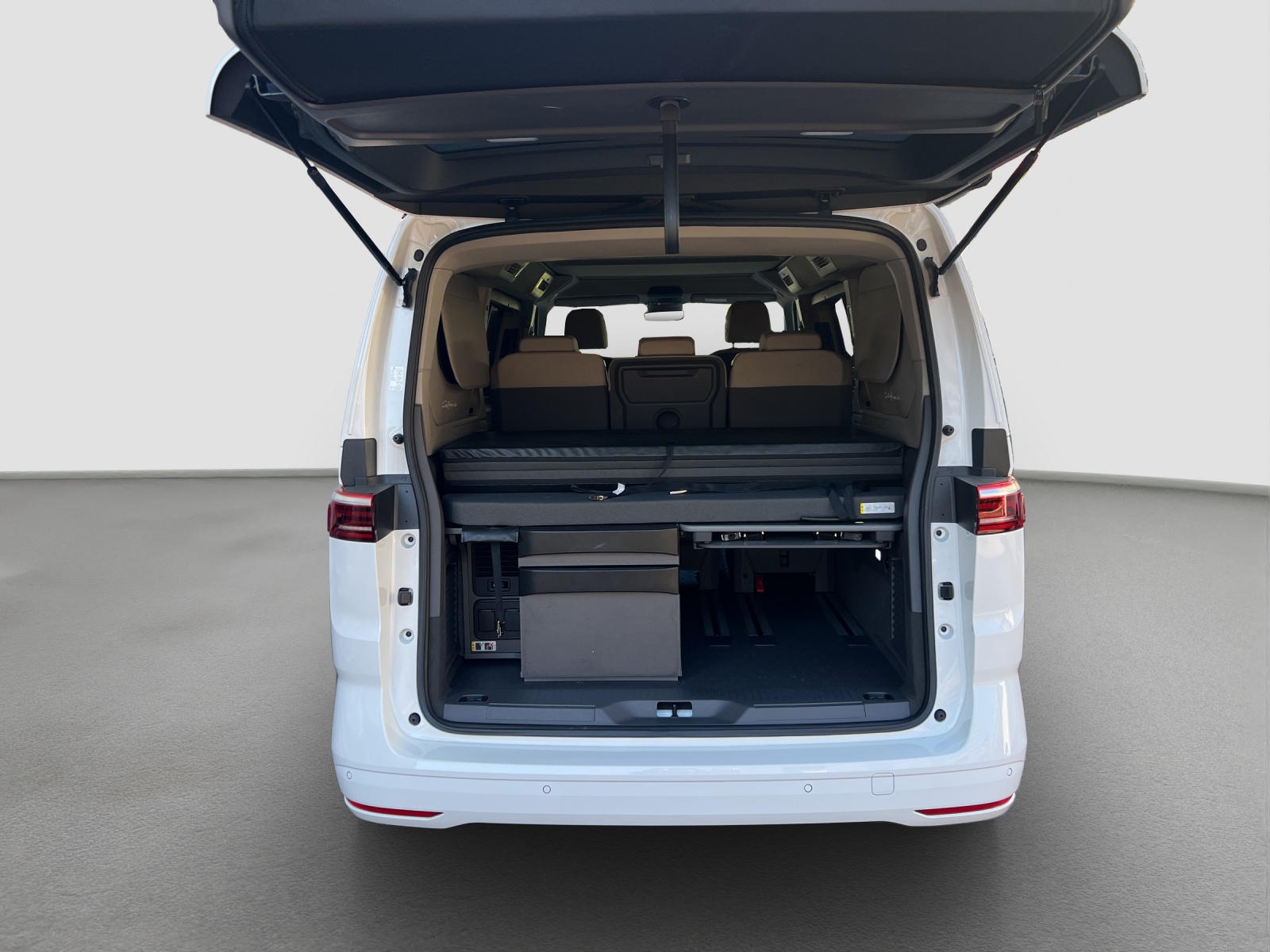 VW California 2.0 TDI Beach Camper Liberty-image-9
