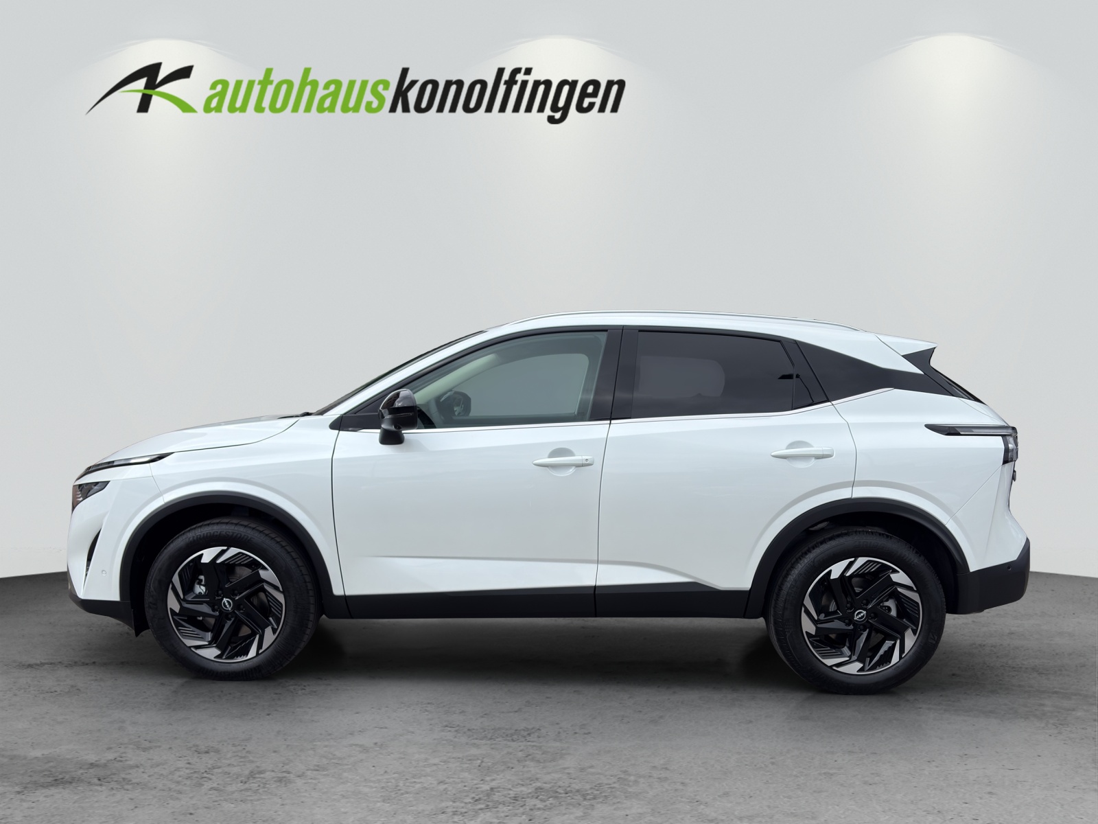 NISSAN Qashqai 1.5 VC-T N-Connecta-image-1