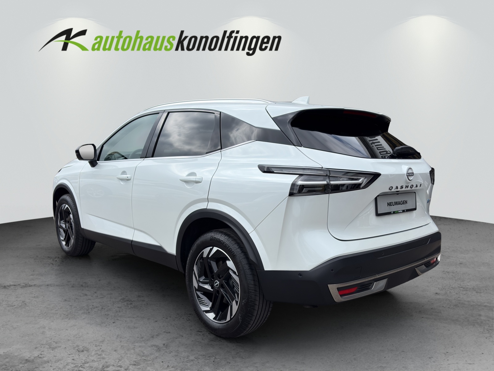 NISSAN Qashqai 1.5 VC-T N-Connecta-image-2