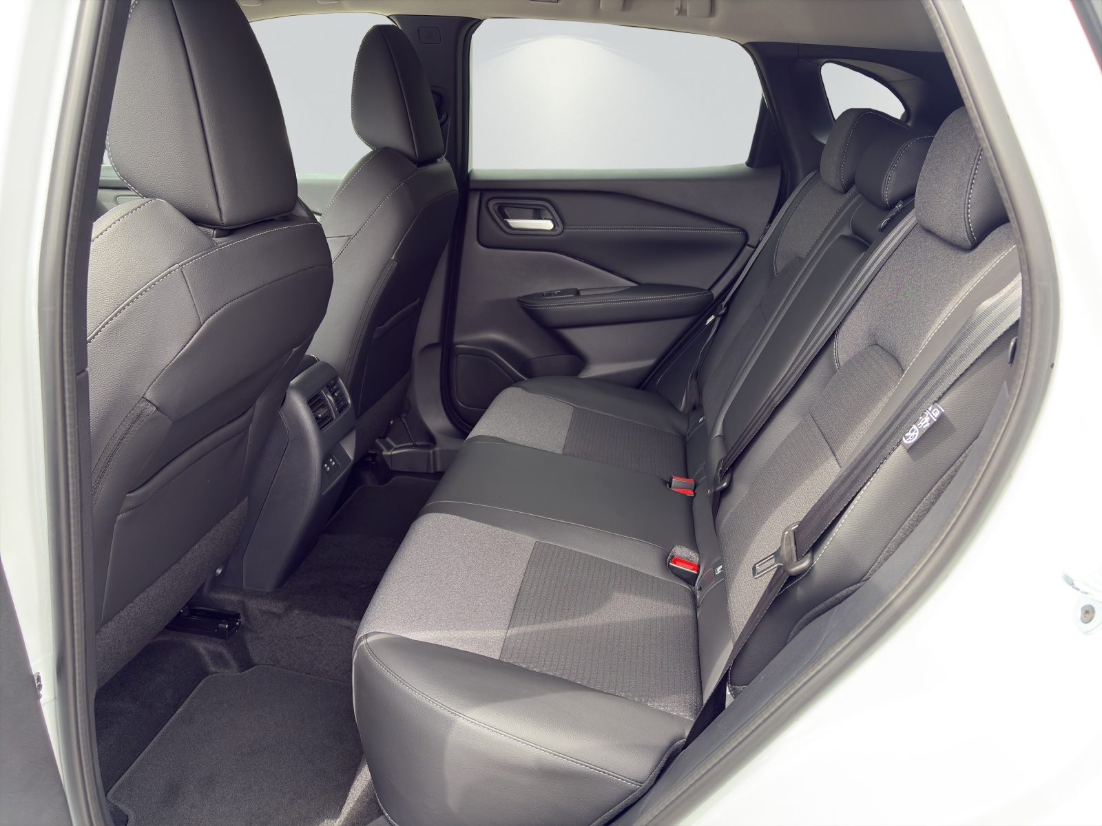 NISSAN Qashqai 1.5 VC-T N-Connecta-image-12