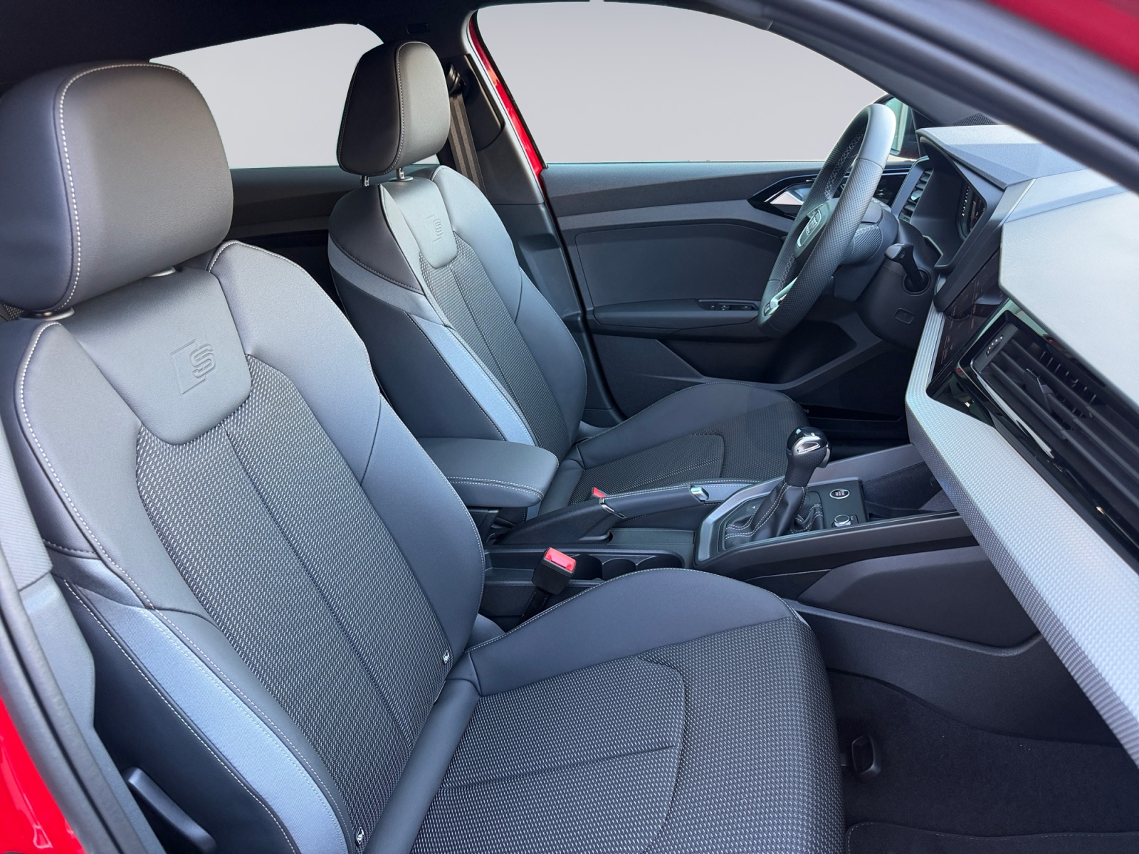 AUDI A1 Sportback 30 TFSI S Line Attraction S-tronic-image-12