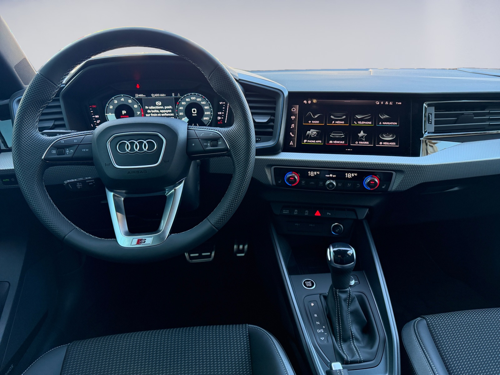 AUDI A1 Sportback 30 TFSI S Line Attraction S-tronic-image-7
