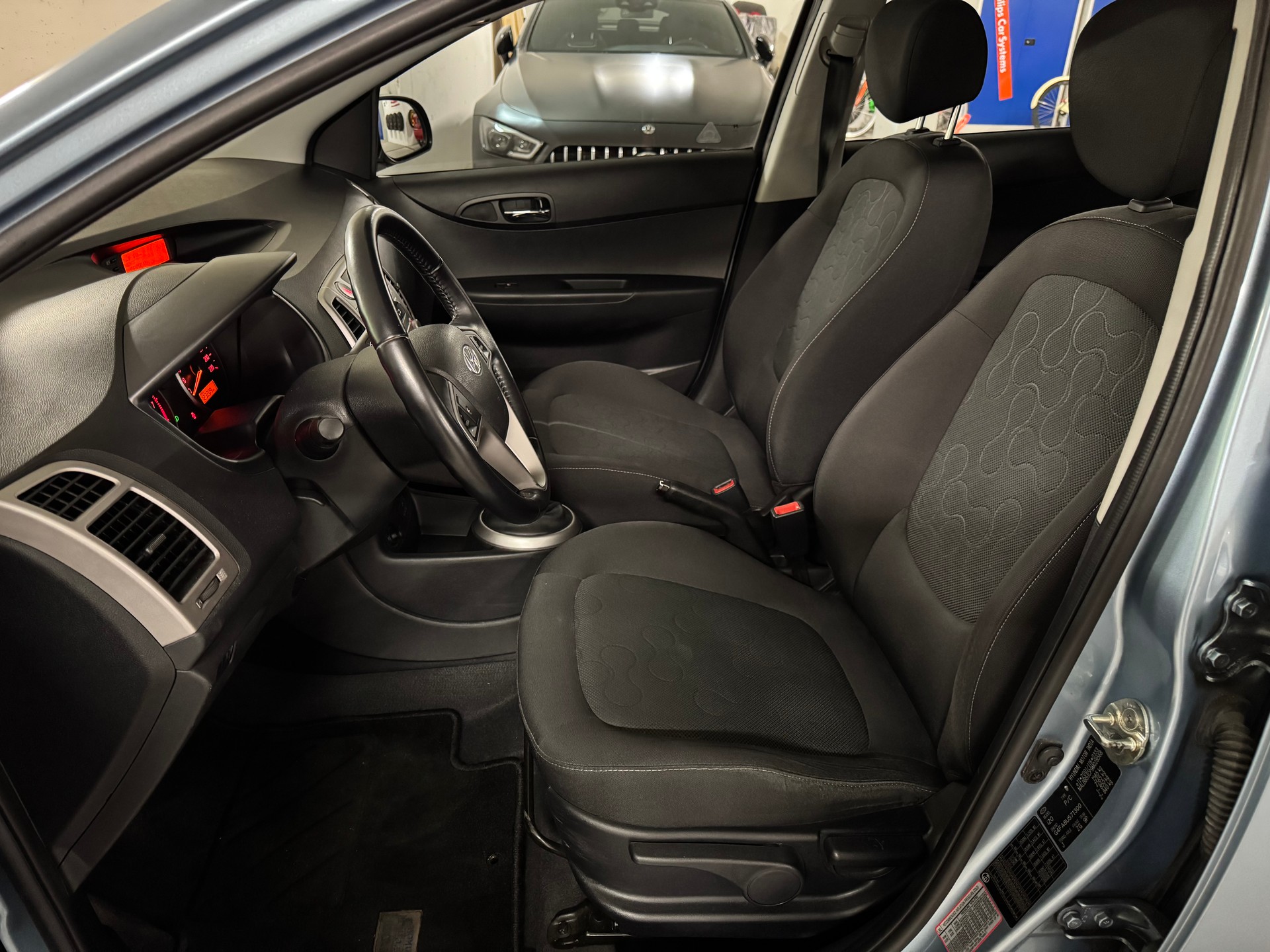 HYUNDAI i20 1.4 Style 1-Hand, CH-Fahrzeug-image-9