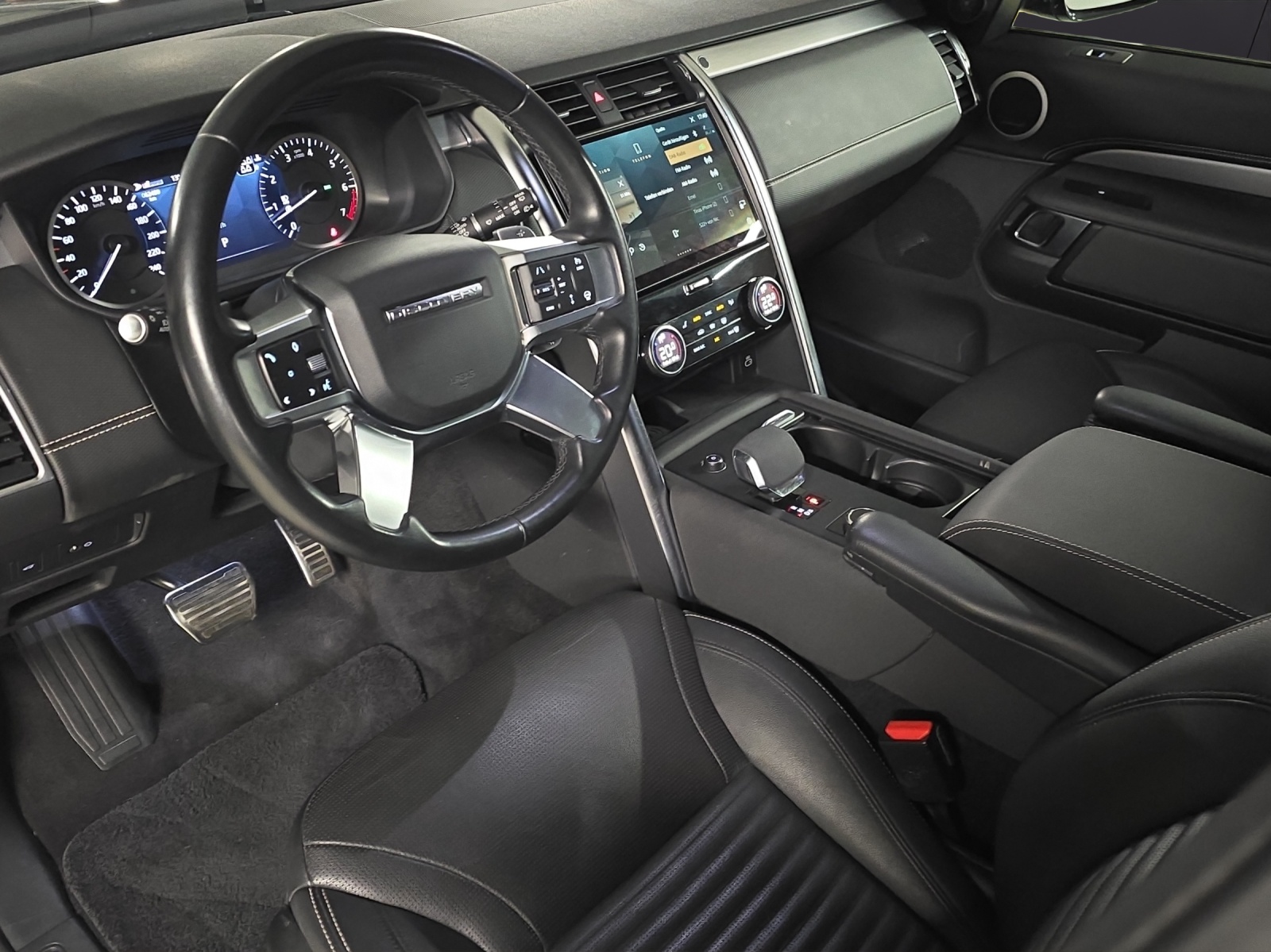 LAND ROVER Discovery 3.0 i6 360 SE AWD Automatic-image-9