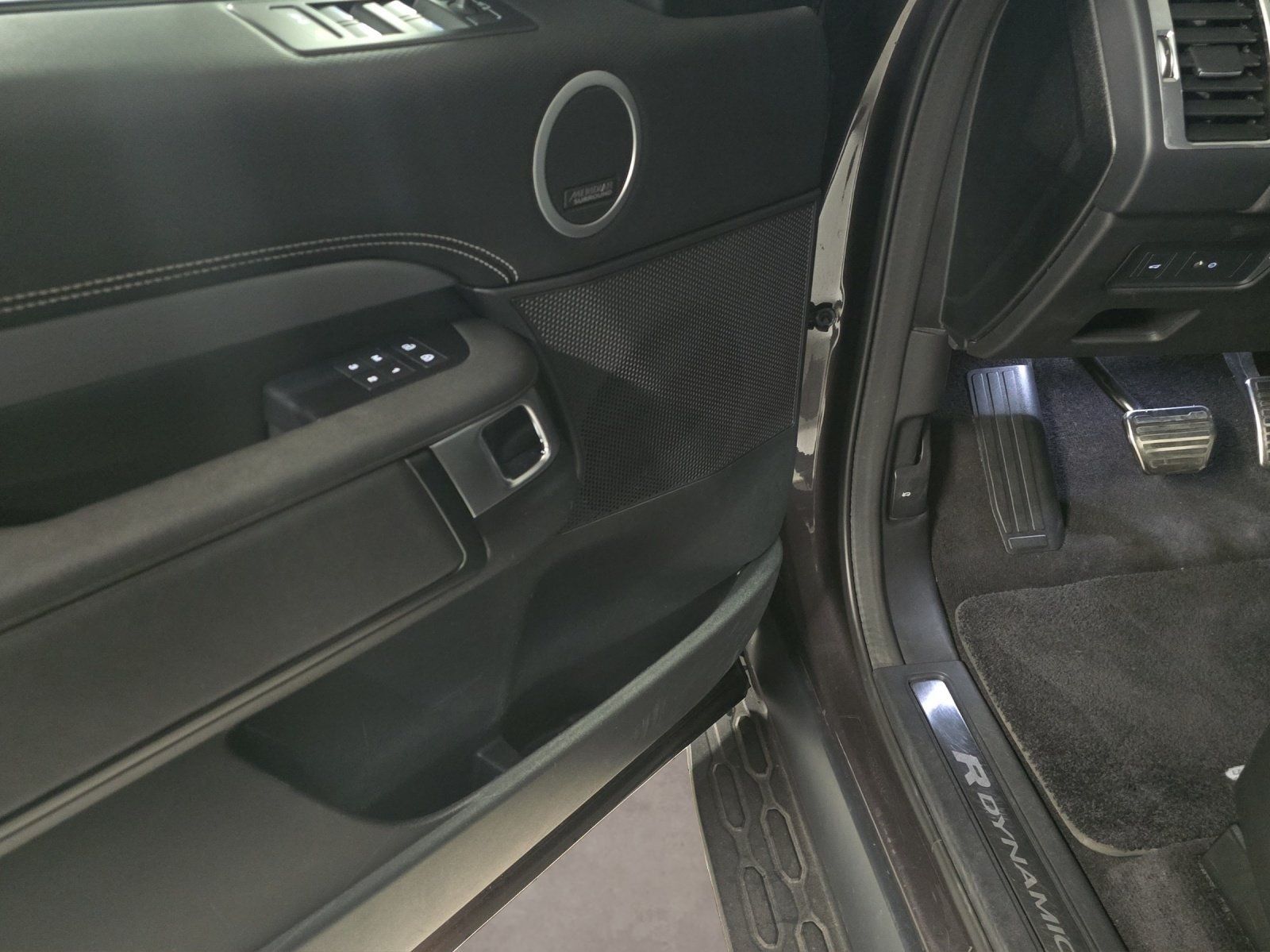 LAND ROVER Discovery 3.0 i6 360 SE AWD Automatic-image-20