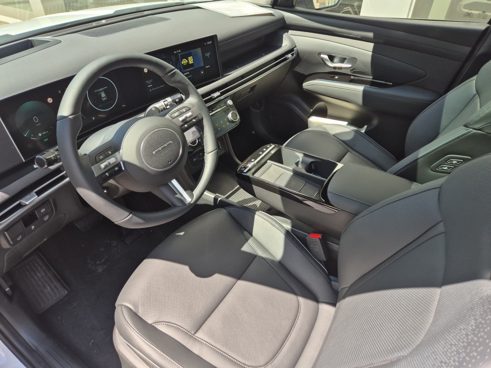 HYUNDAI Tucson 1.6 T-GDi HEV Vertex Swiss Edition 4WD-image-4