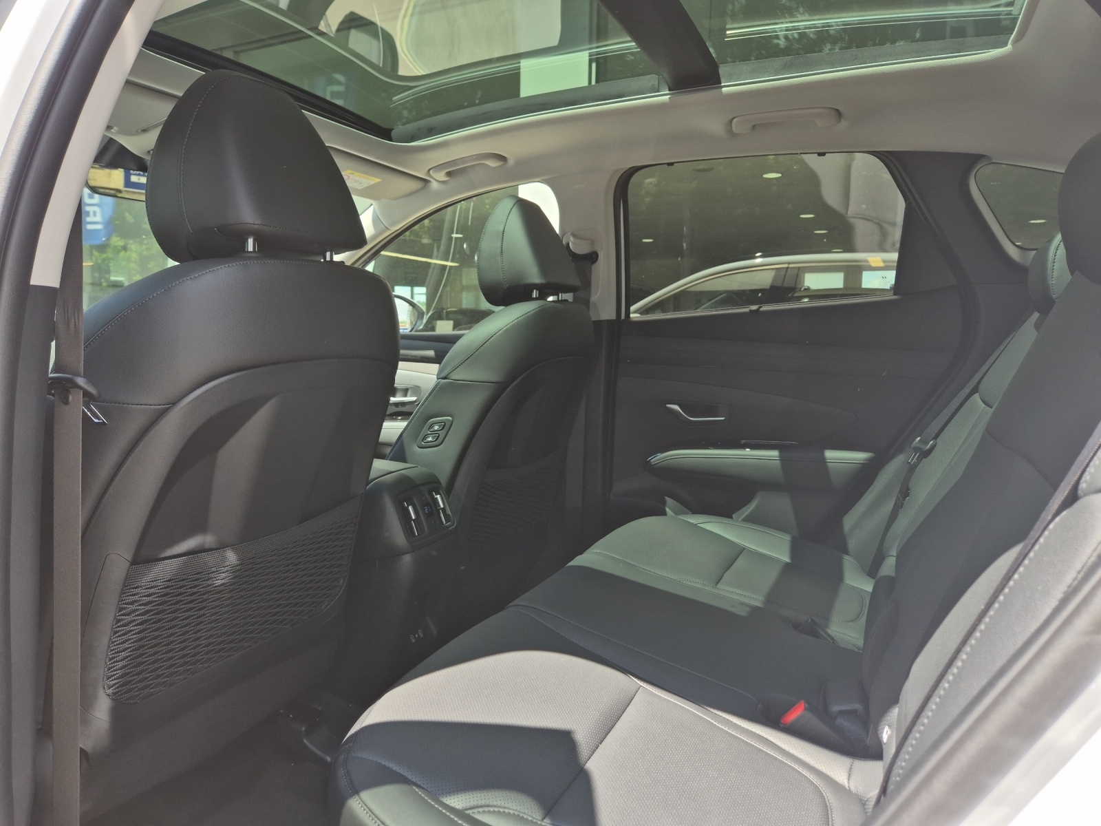 HYUNDAI Tucson 1.6 T-GDi HEV Vertex Swiss Edition 4WD-image-8