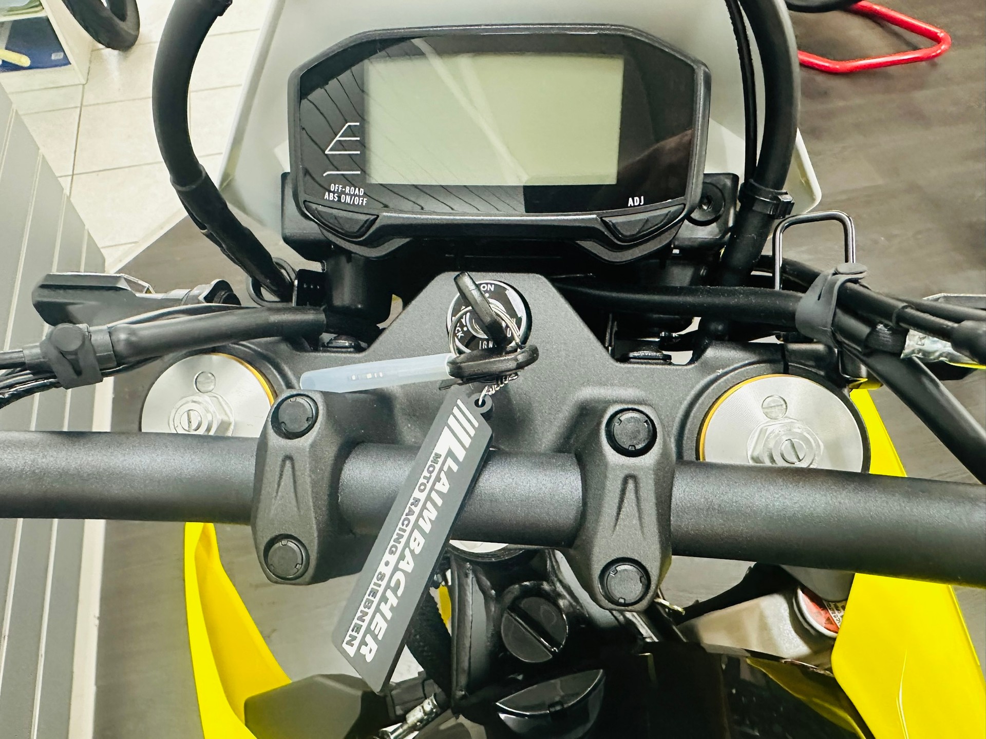 SUZUKI DR-Z 4S-image-8