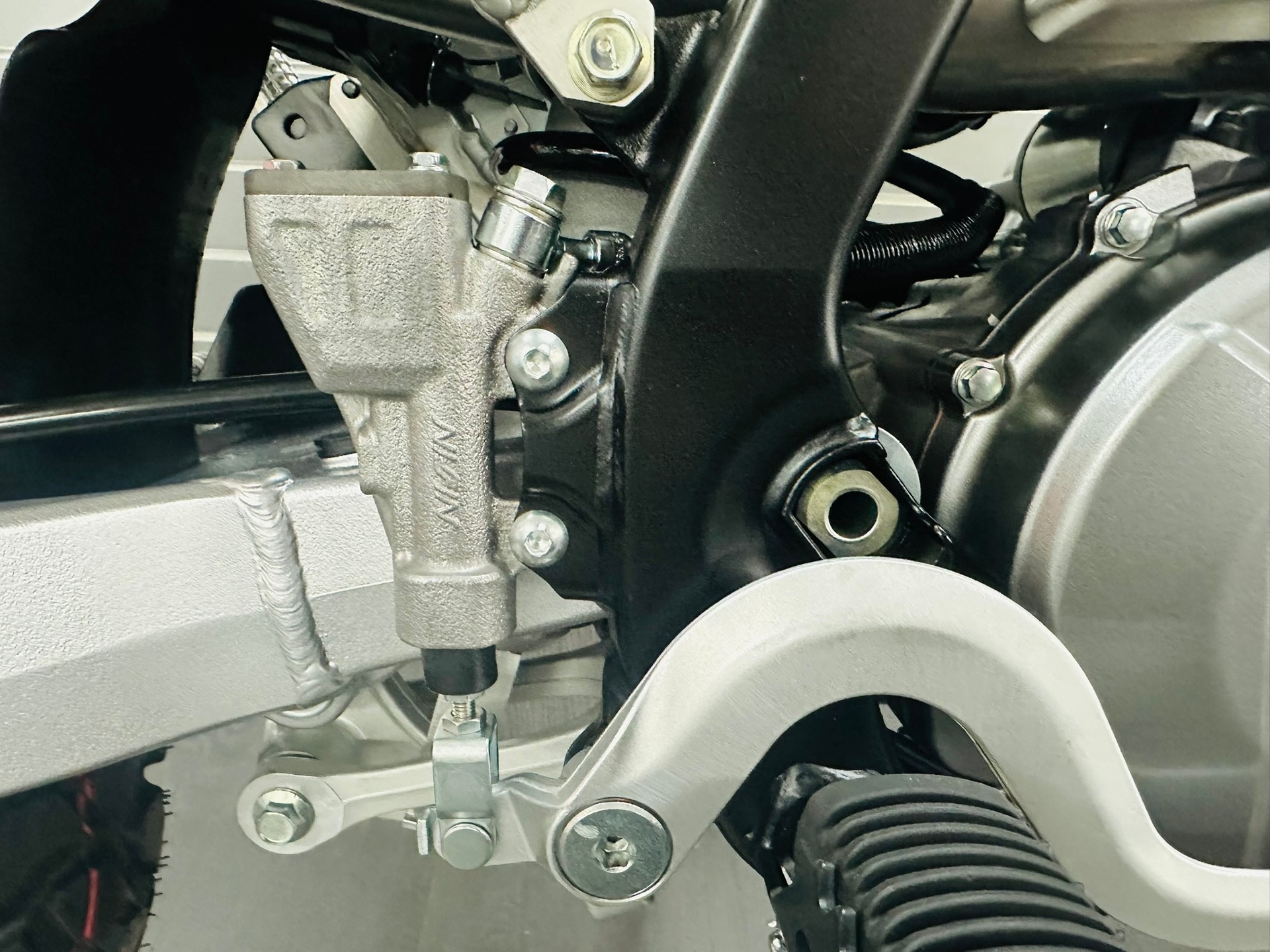 SUZUKI DR-Z 4S-image-6