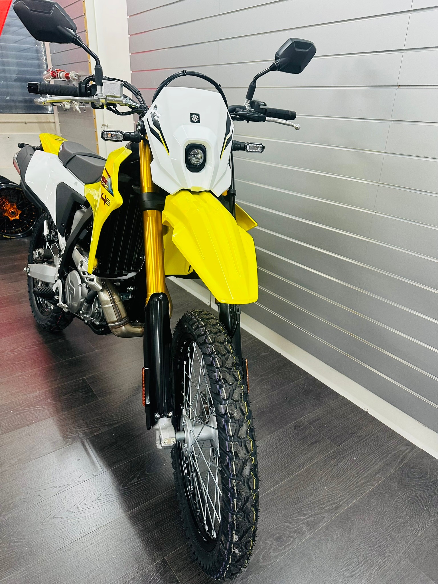 SUZUKI DR-Z 4S-showroom-element-3