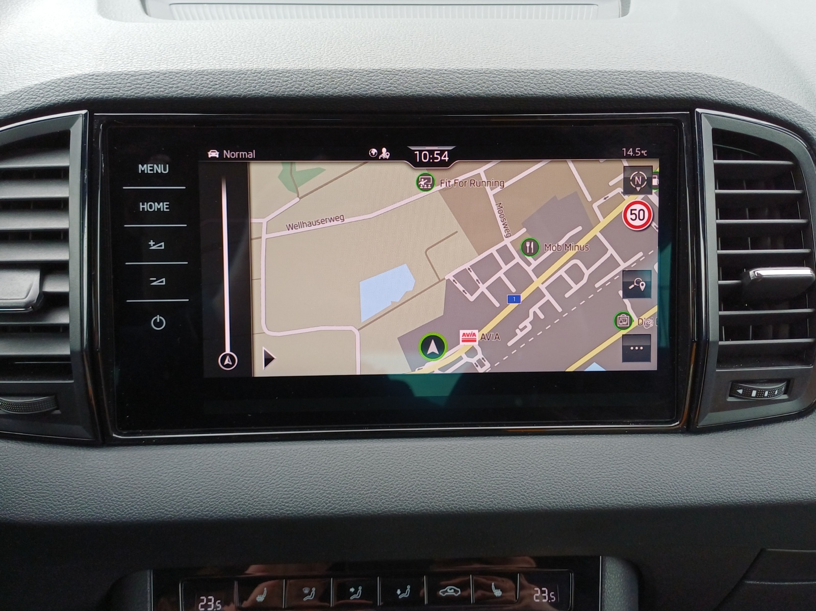 SKODA Karoq 2.0 TSI SportLine 4x4 DSG-image-14