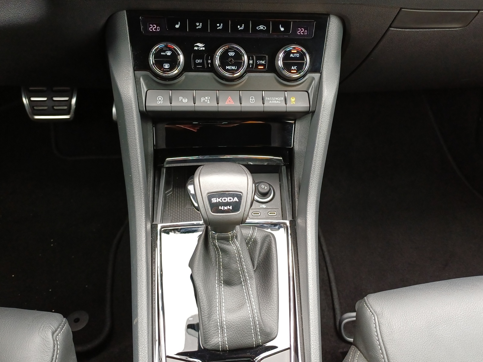 SKODA Karoq 2.0 TSI SportLine 4x4 DSG-image-15