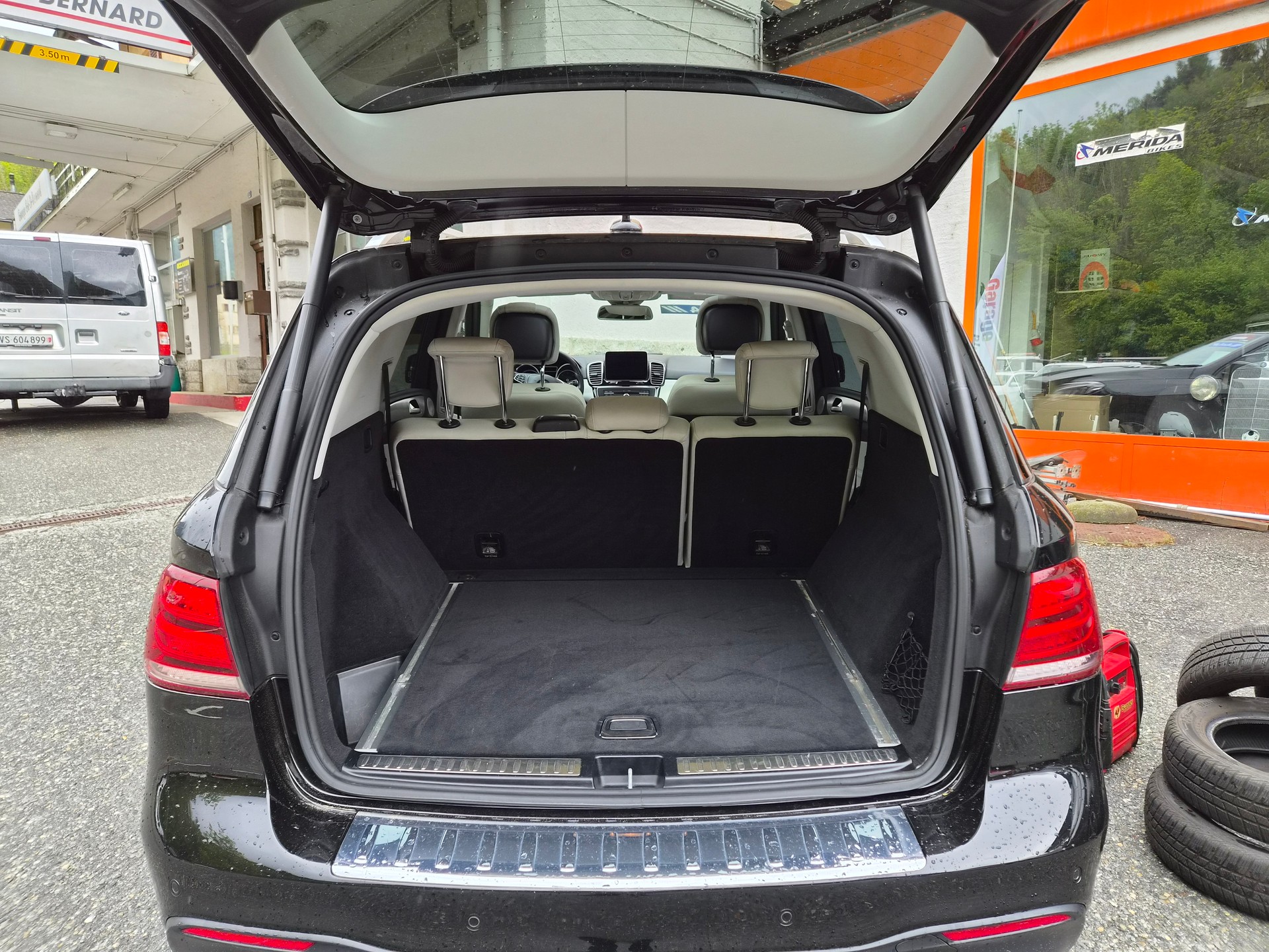MERCEDES-BENZ GLE 350 d 4Matic 9G-Tronic-image-8