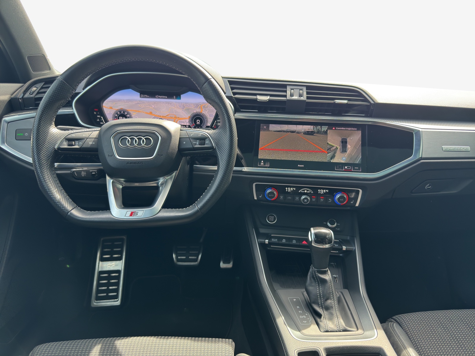 AUDI Q3 45 TFSI S line quattro S-tronic-image-8