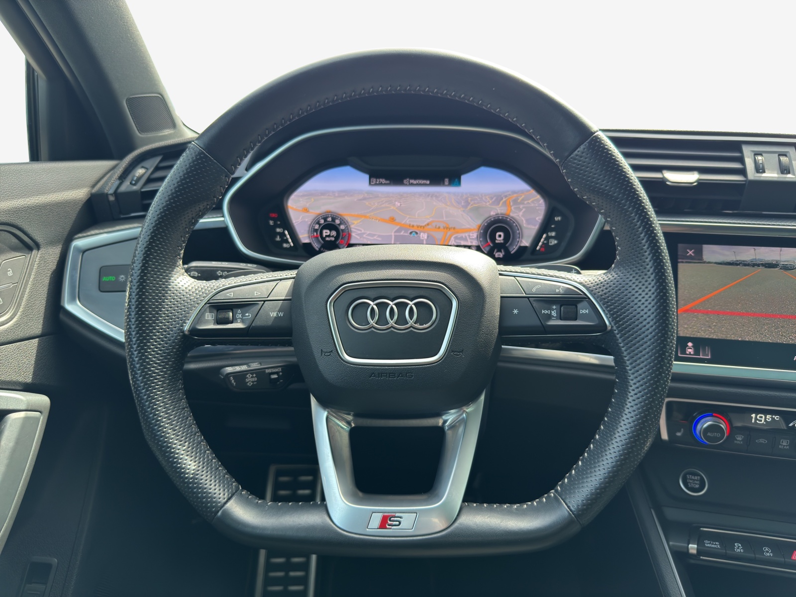 AUDI Q3 45 TFSI S line quattro S-tronic-image-9
