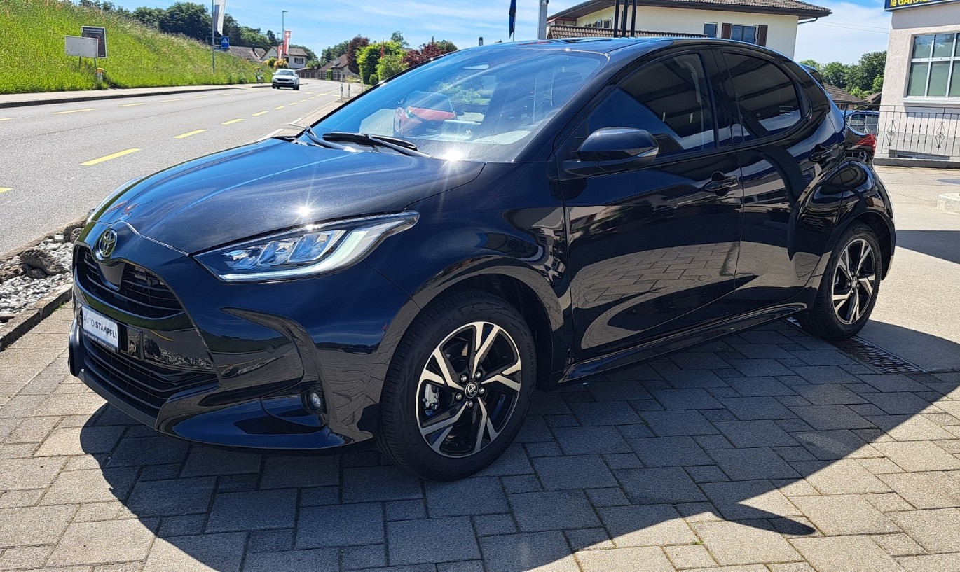 TOYOTA Yaris 1.5 Teamplayer Plus e-CVT-image-1