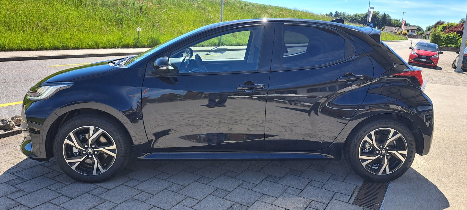 TOYOTA Yaris 1.5 Teamplayer Plus e-CVT-image-2