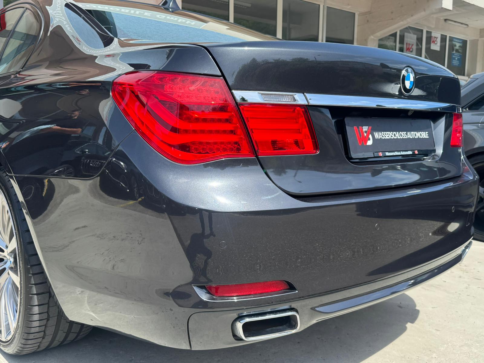 BMW 740d xDrive-image-8