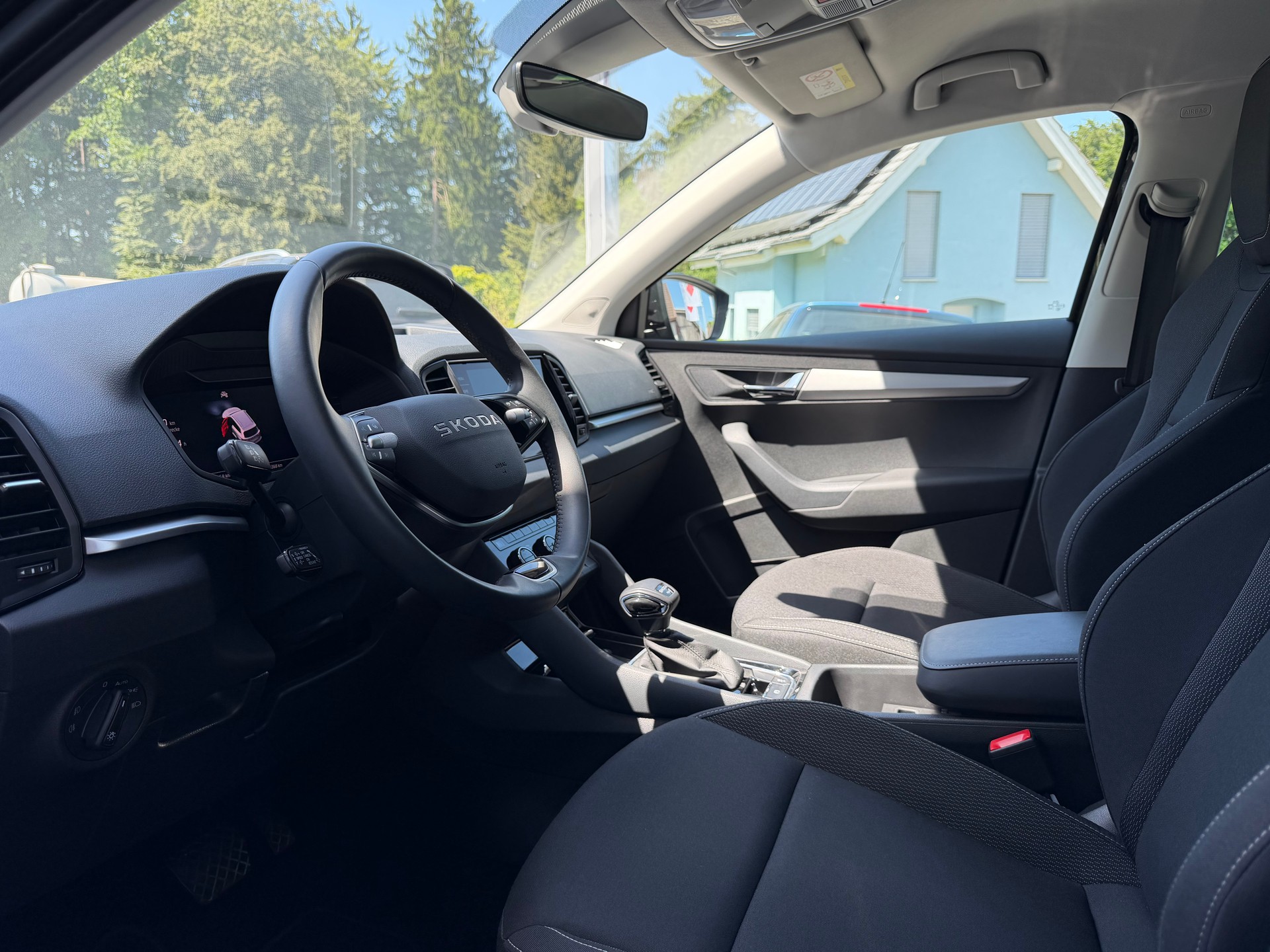 SKODA Karoq 2.0 TDI CR Selection 4x4 DSG-image-14