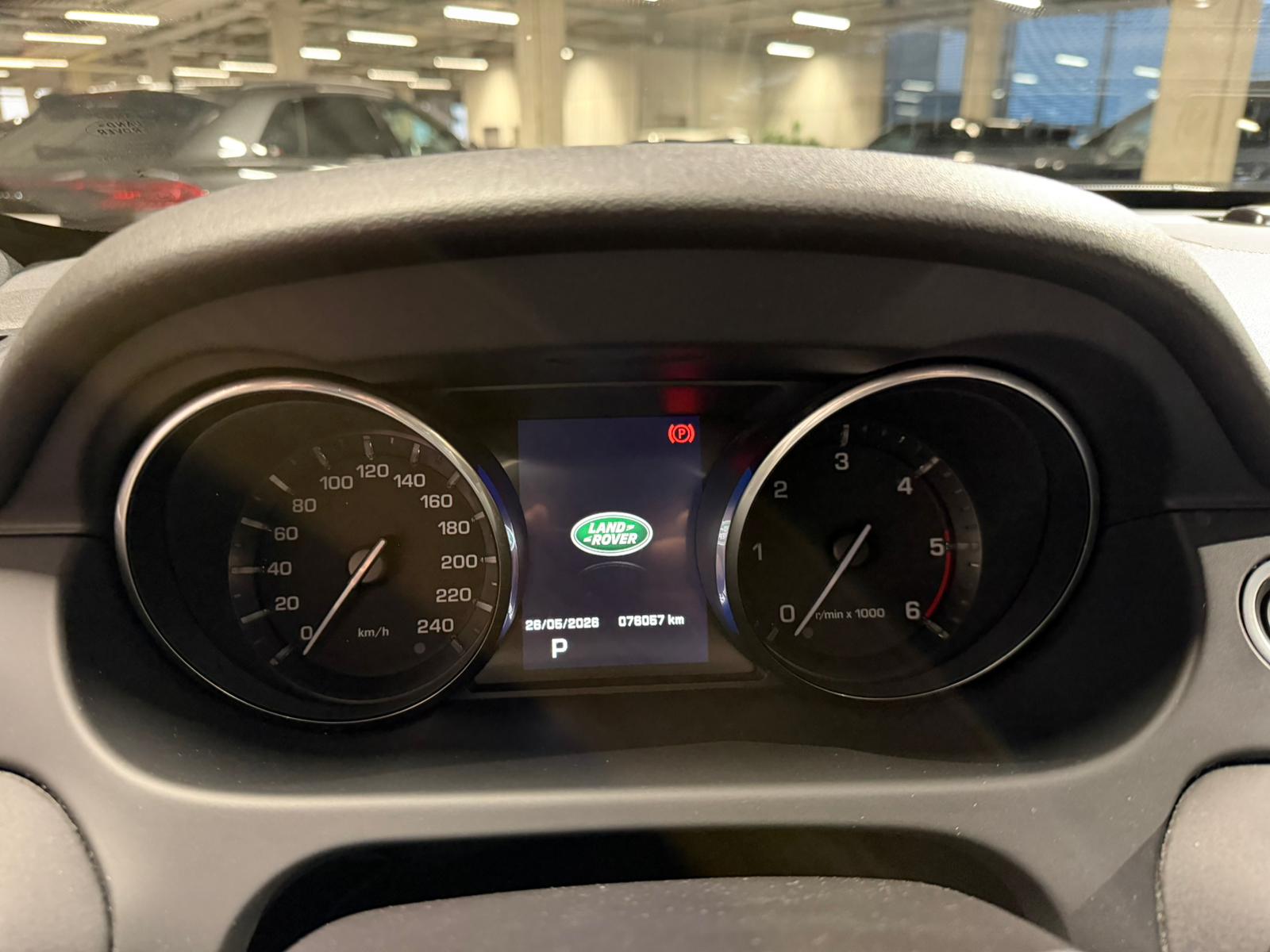 LAND ROVER Discovery Sport 2.0 TD4 HSE AT9-image-25