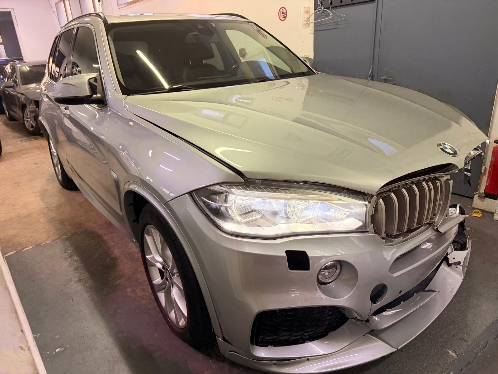 BMW X5 xDrive 40d Steptronic 7 Plätze M-paket