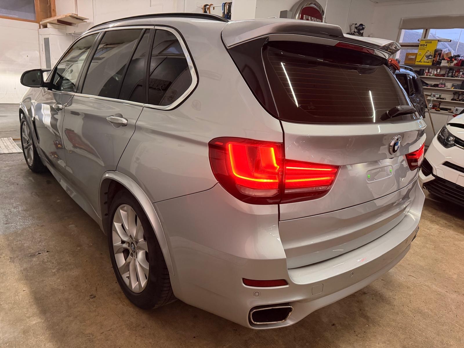 BMW X5 xDrive 40d Steptronic 7 Plätze M-paket-image-3