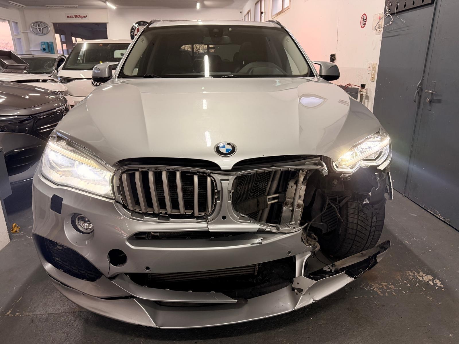 BMW X5 xDrive 40d Steptronic 7 Plätze M-paket-image-6