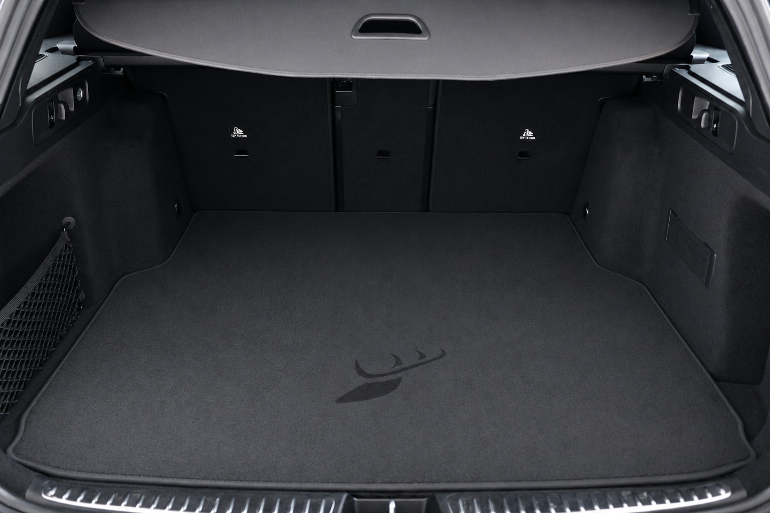 MERCEDES-BENZ C 220 d T 4Matic AMG Line-image-13