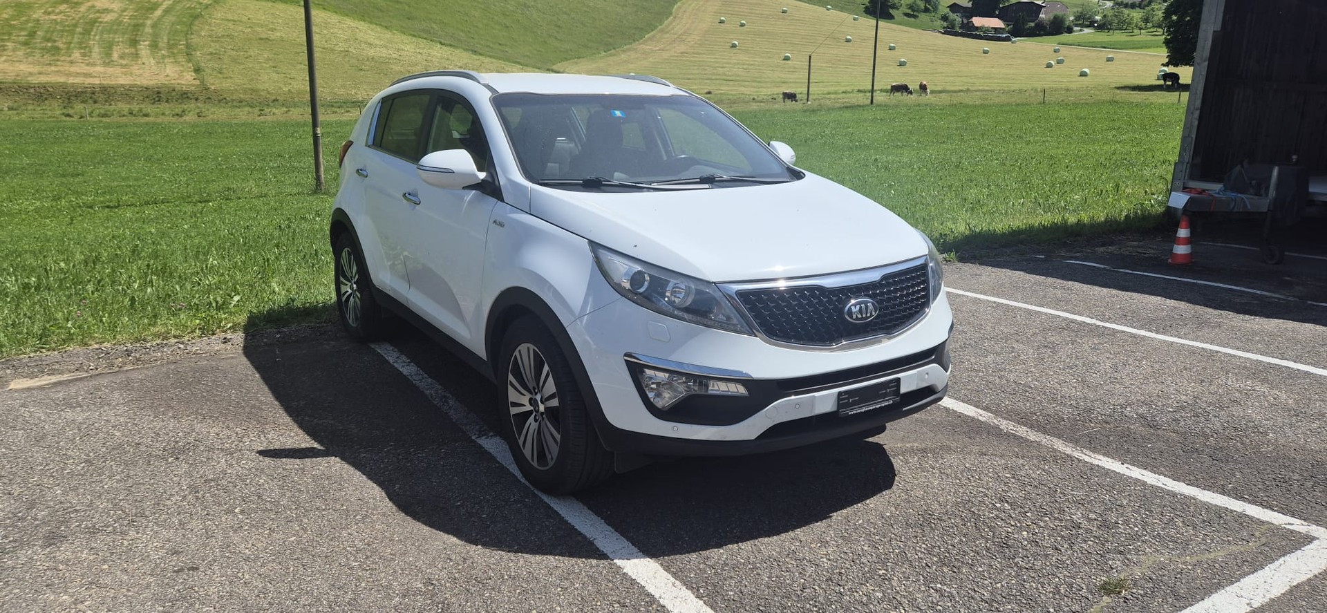 KIA Sportage 2.0 CRDi Trend 4WD Automatic-image-4
