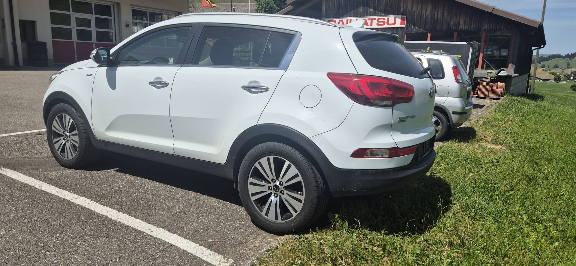 KIA Sportage 2.0 CRDi Trend 4WD Automatic-image-1