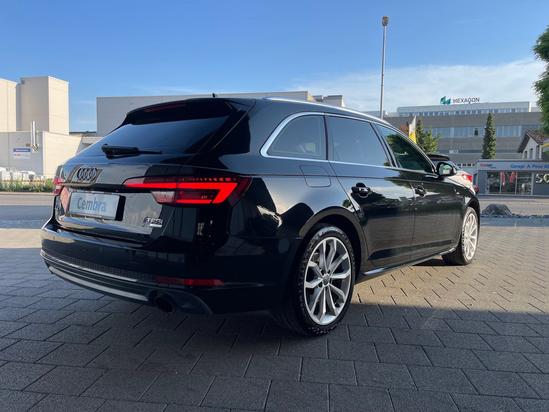 AUDI A4 Avant 2.0 TFSI S-Line S-tronic-image-4