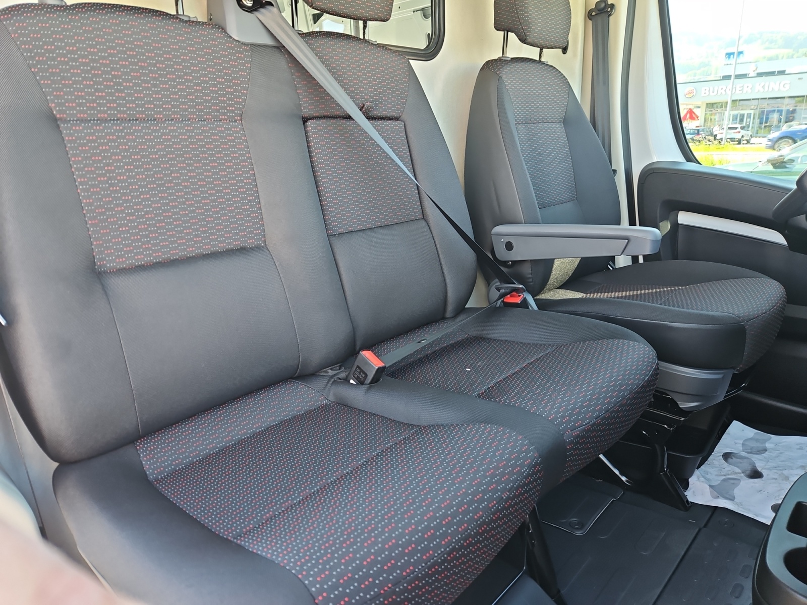 CITROEN Jumper 33 2.2 BlueHDi 140 L3H2-image-9