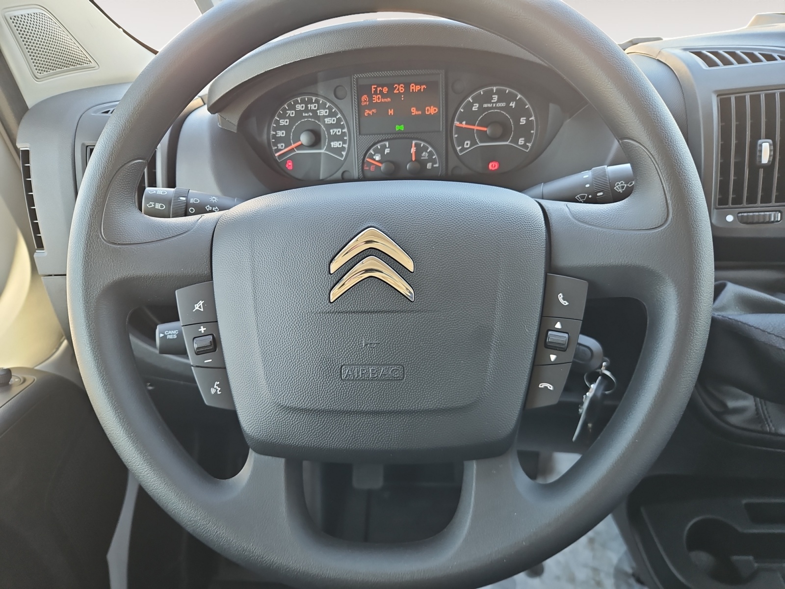 CITROEN Jumper 33 2.2 BlueHDi 140 L3H2-image-6