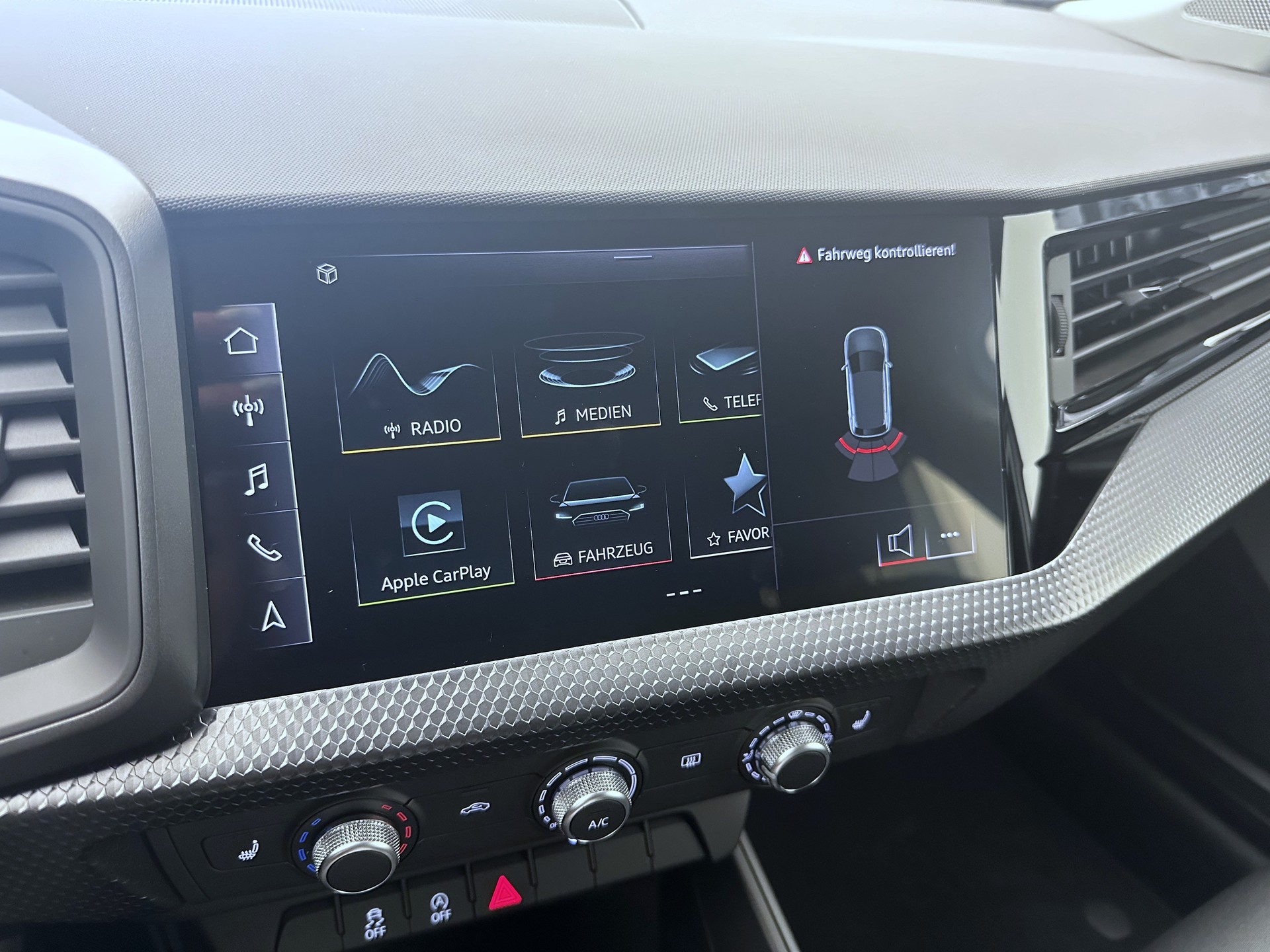 AUDI A1 Sportback 30 TFSI Attraction S-tronic-image-16