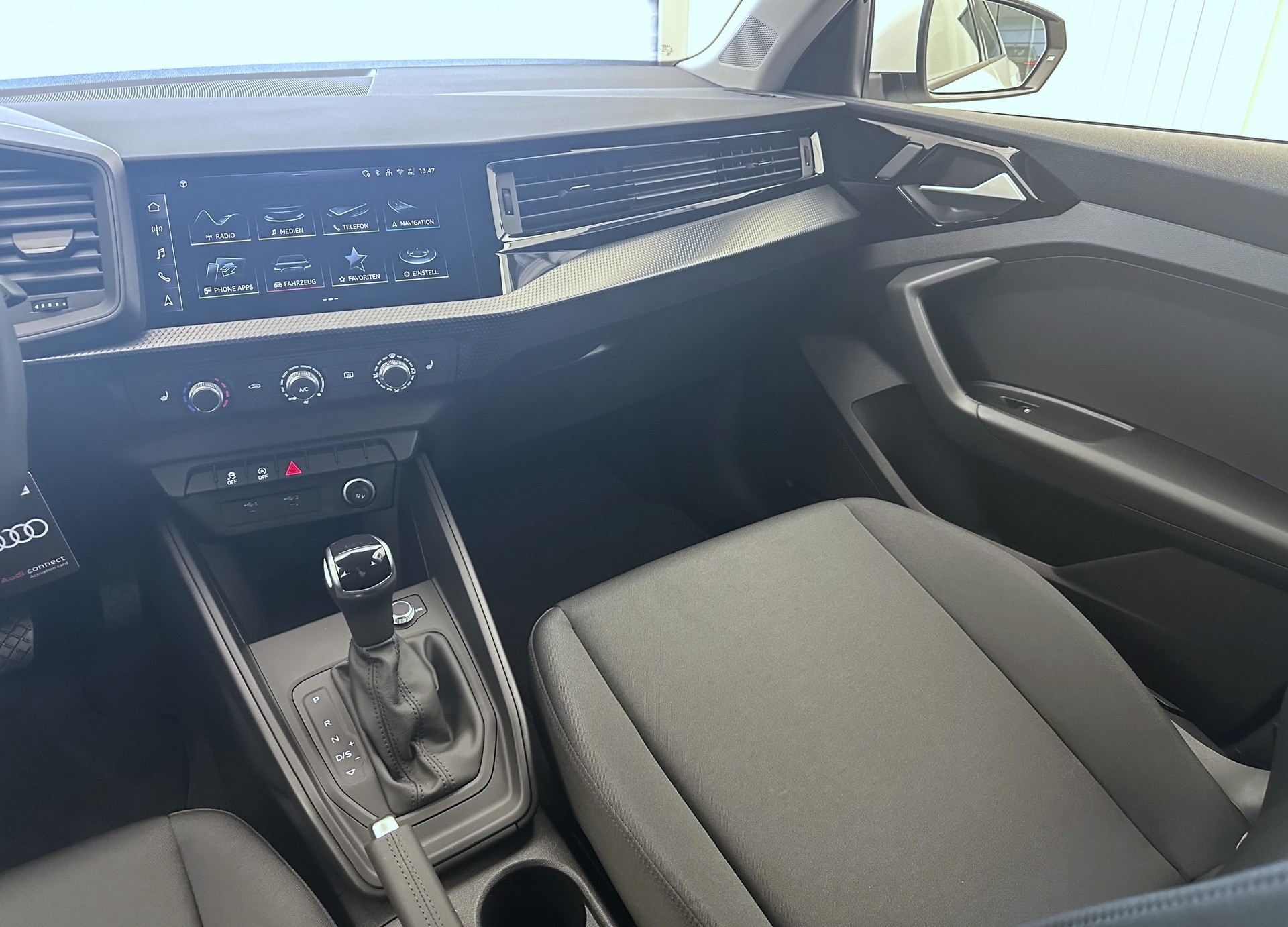 AUDI A1 Sportback 30 TFSI Attraction S-tronic-image-17