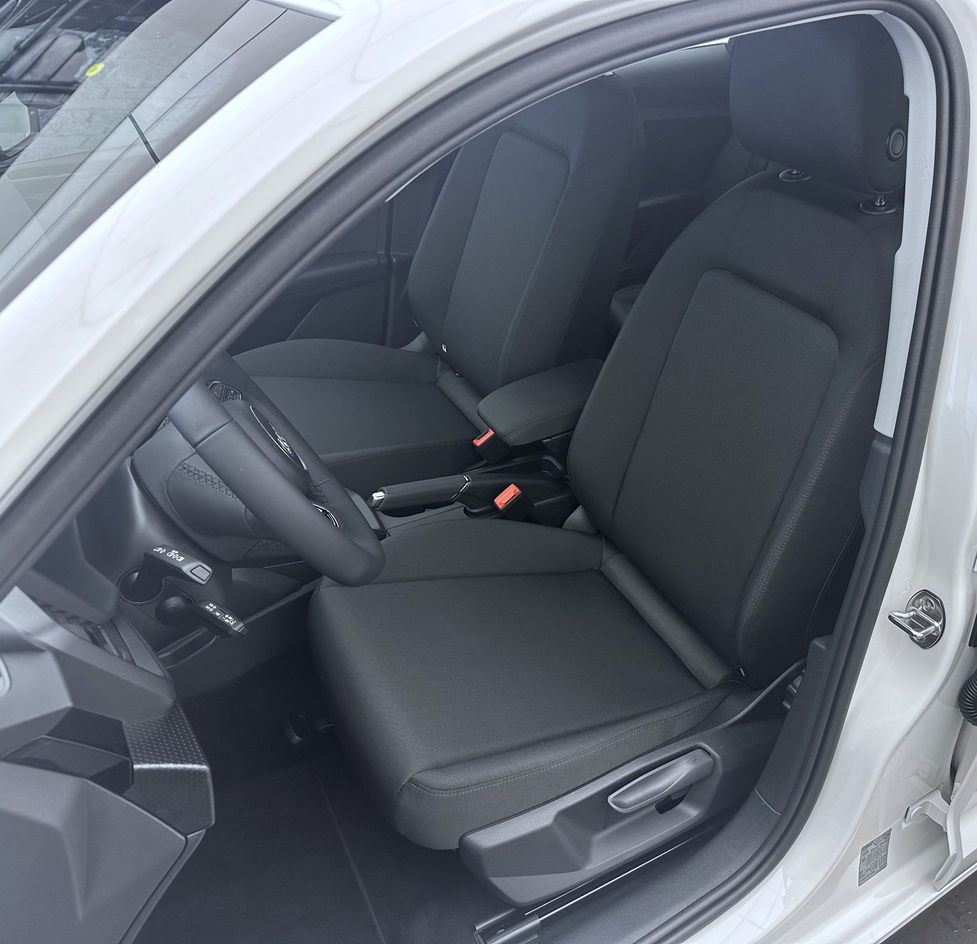 AUDI A1 Sportback 30 TFSI Attraction S-tronic-image-4