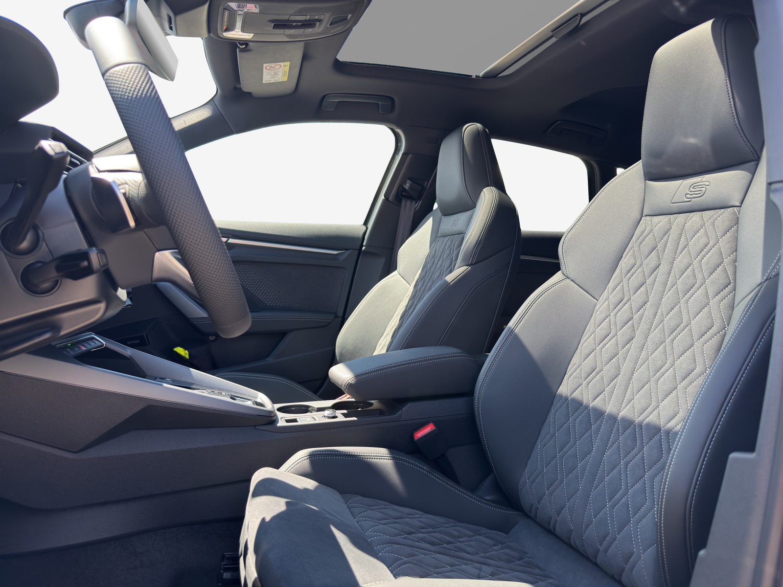 AUDI A3 Sportback TFSI e 200 kW S line S tronic-image-9