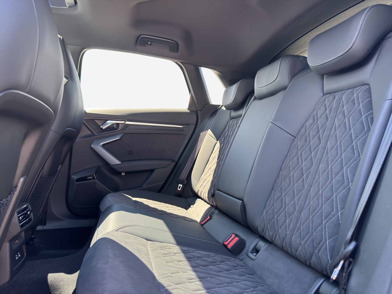AUDI A3 Sportback TFSI e 200 kW S line S tronic-image-13