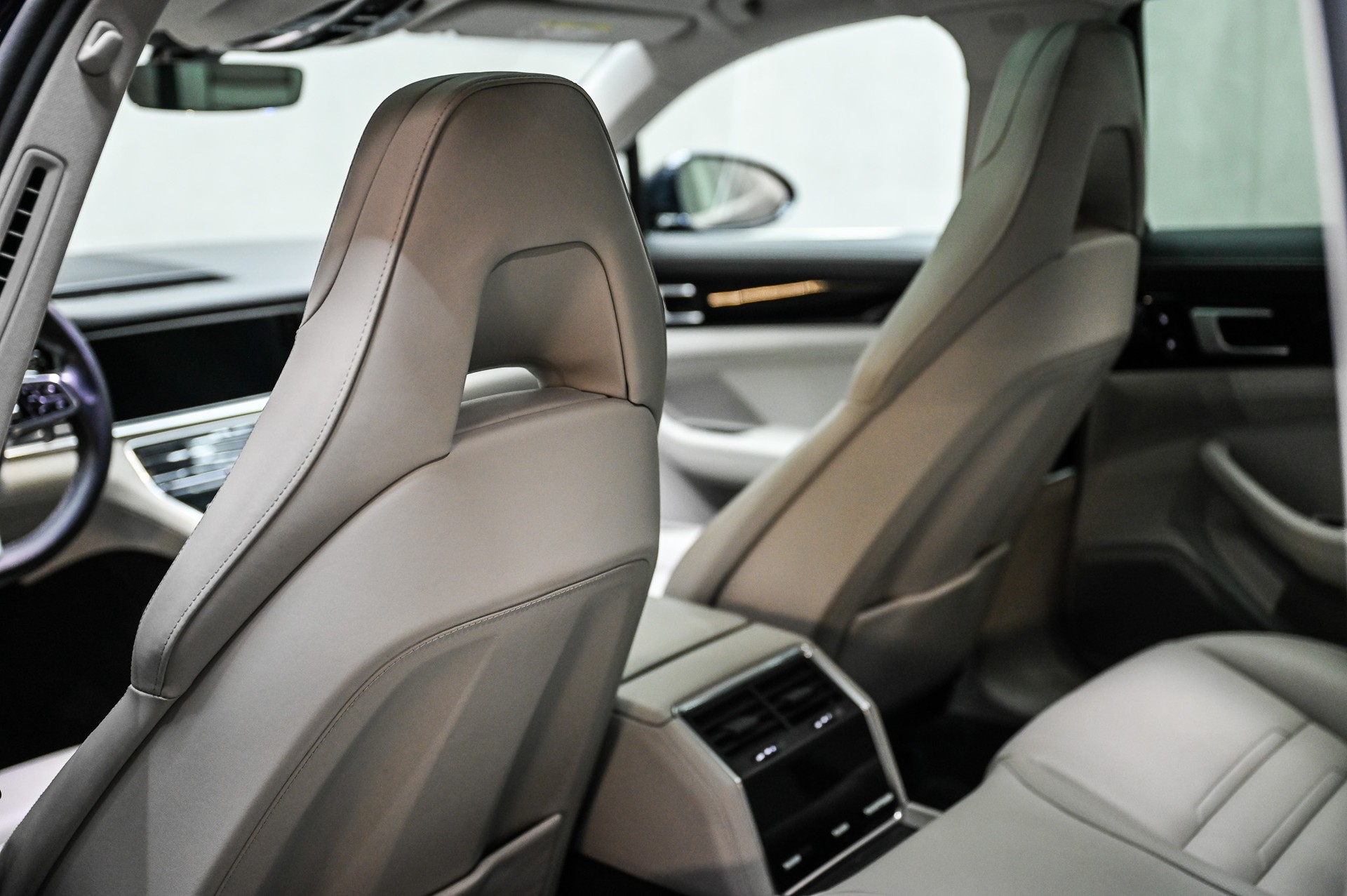PORSCHE Panamera 4 Sport Turismo-image-23