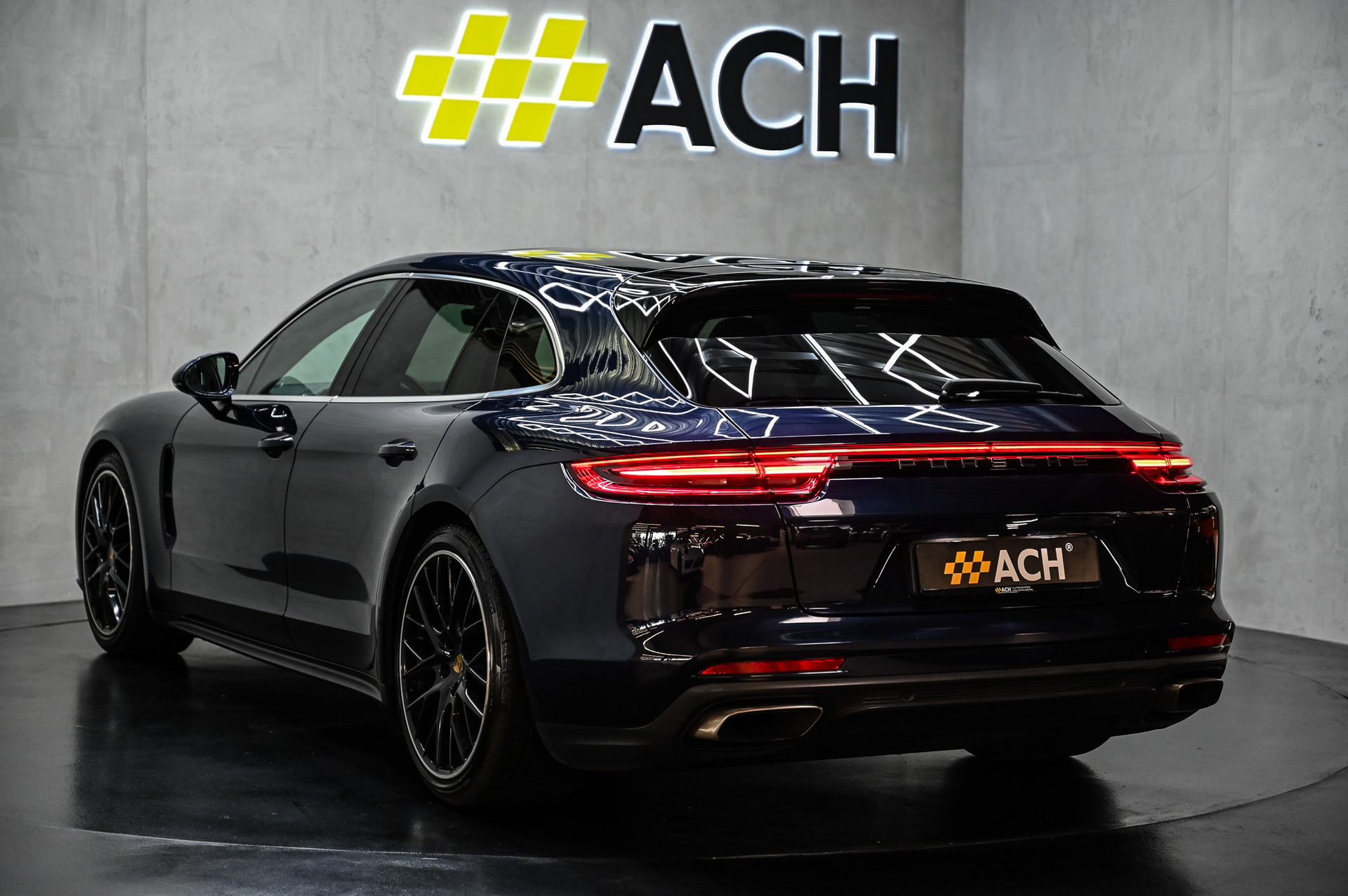 PORSCHE Panamera 4 Sport Turismo-image-6