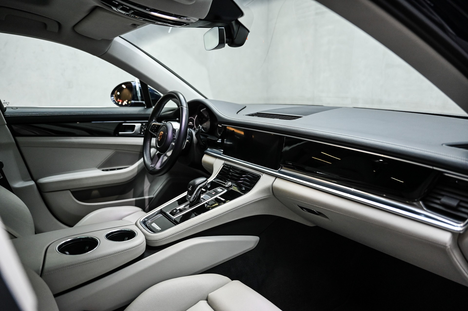 PORSCHE Panamera 4 Sport Turismo-image-25