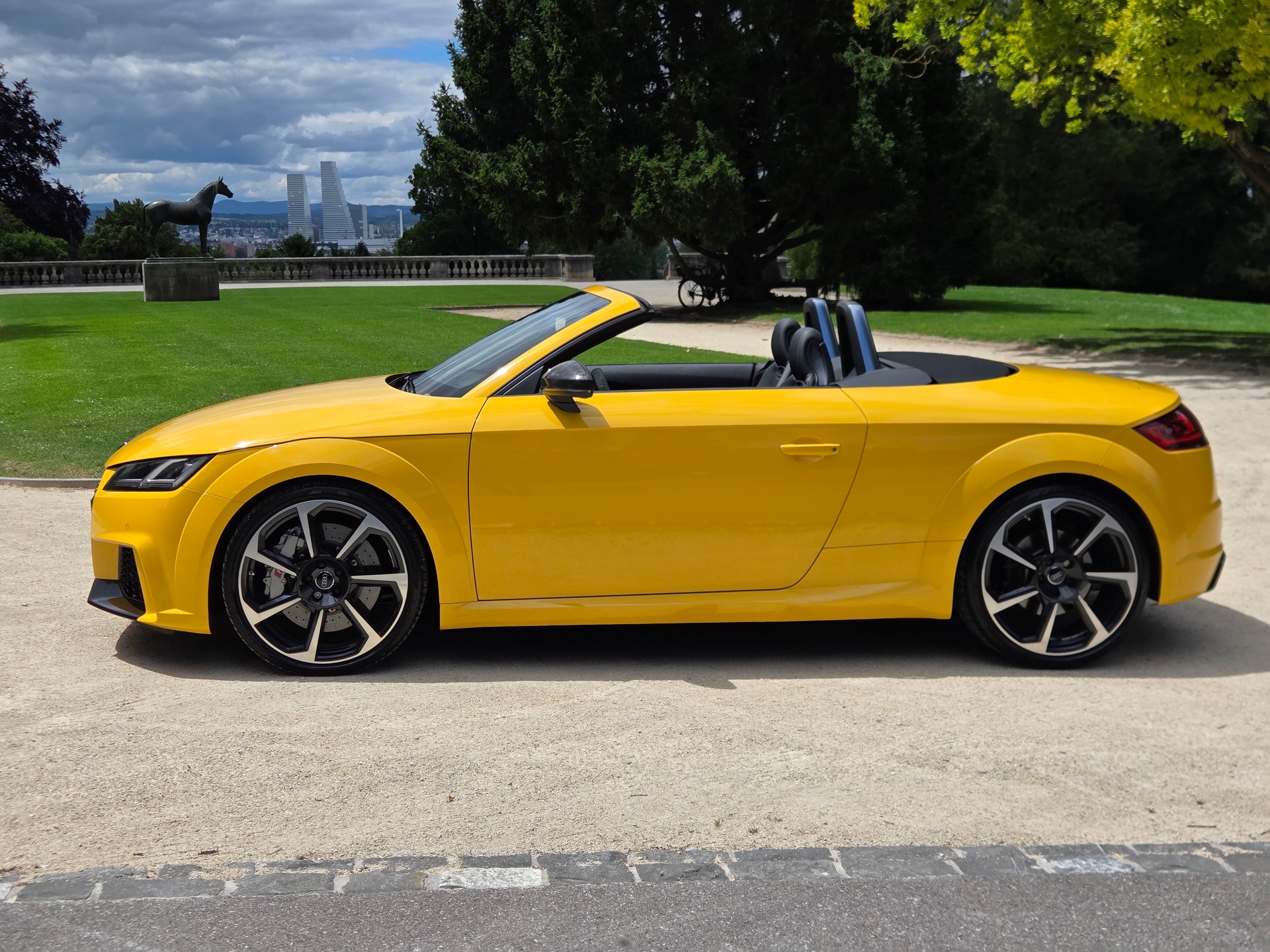 AUDI TT RS ROADSTER 2.5 TFSI QUATTRO S-image-0