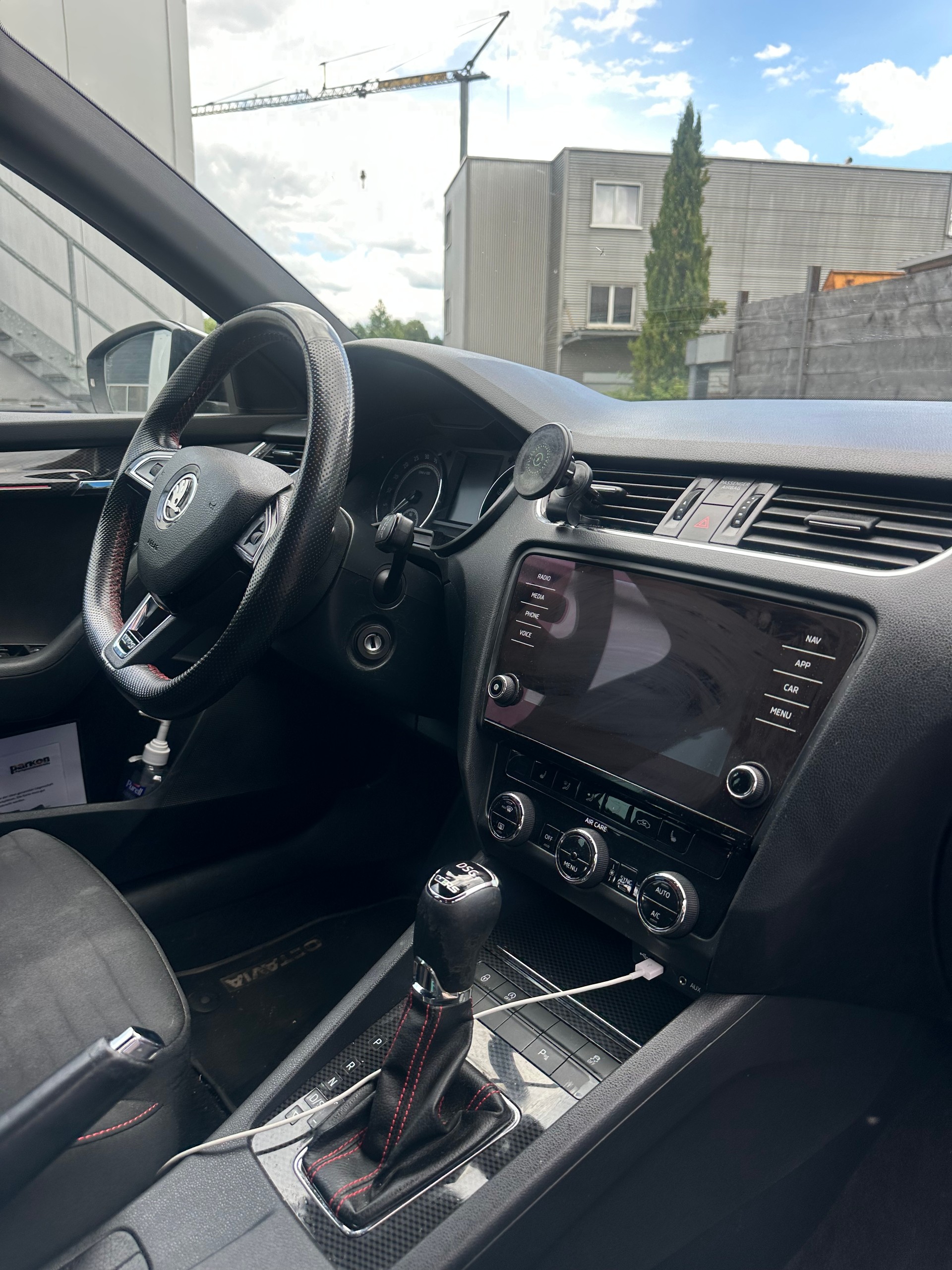 SKODA OCTAVIA-image-4