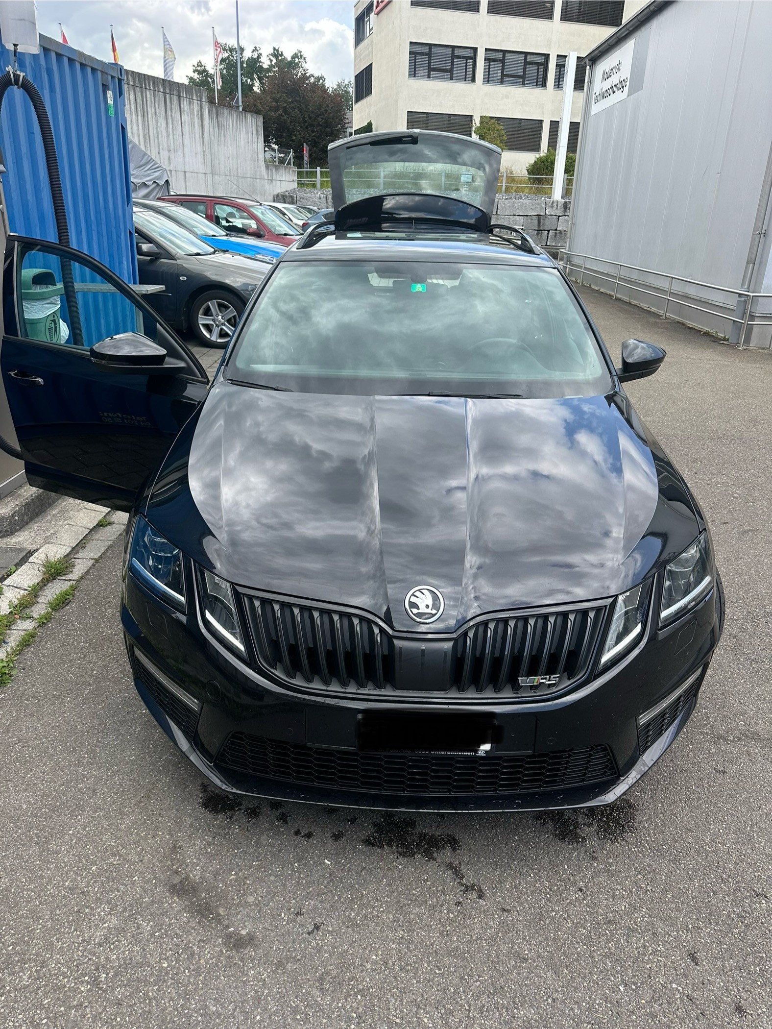 SKODA OCTAVIA-image-1